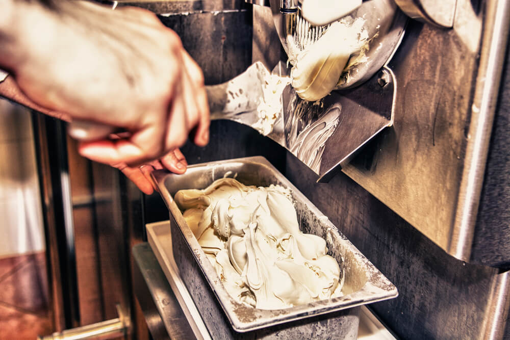 Saiba como aumentar as vendas com uma máquina de sorvete artesanal