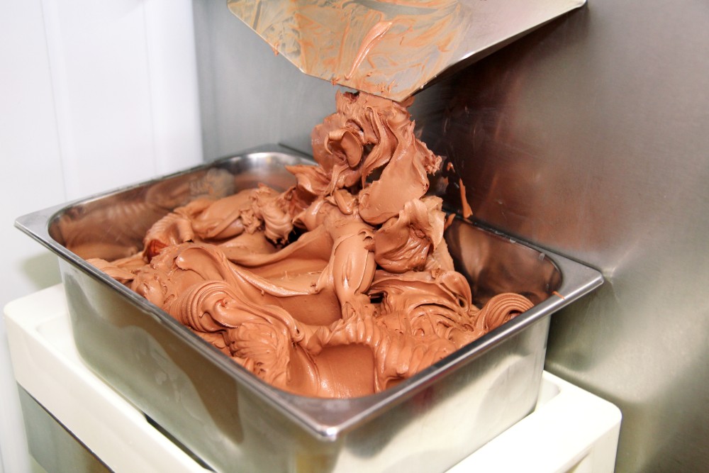 Entenda agora como funciona uma máquina produtora de sorvete